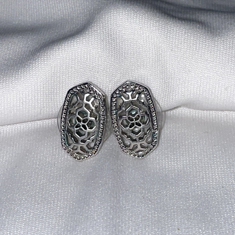 Kendra Scott “Ellie” filigree earrings.